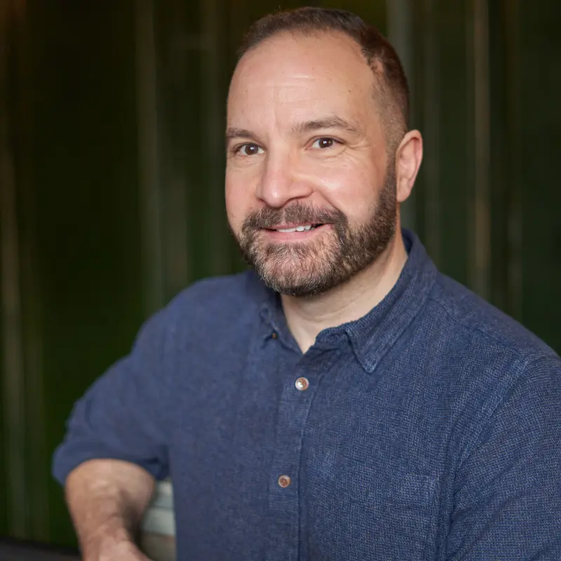 Headshot of Chris Lucarelli.