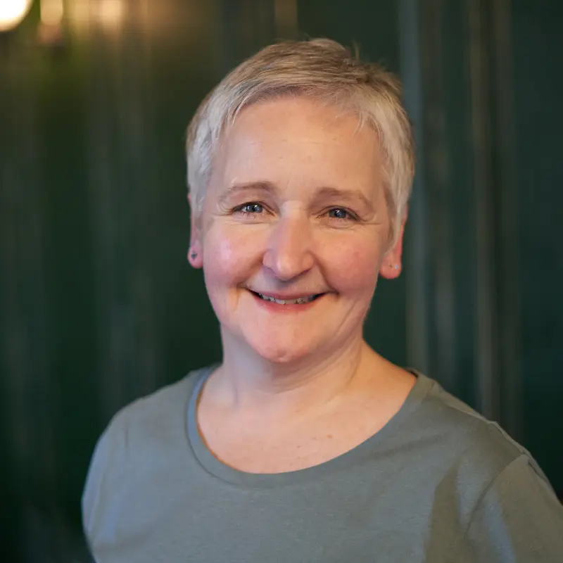 Headshot of Alison O'Neill.